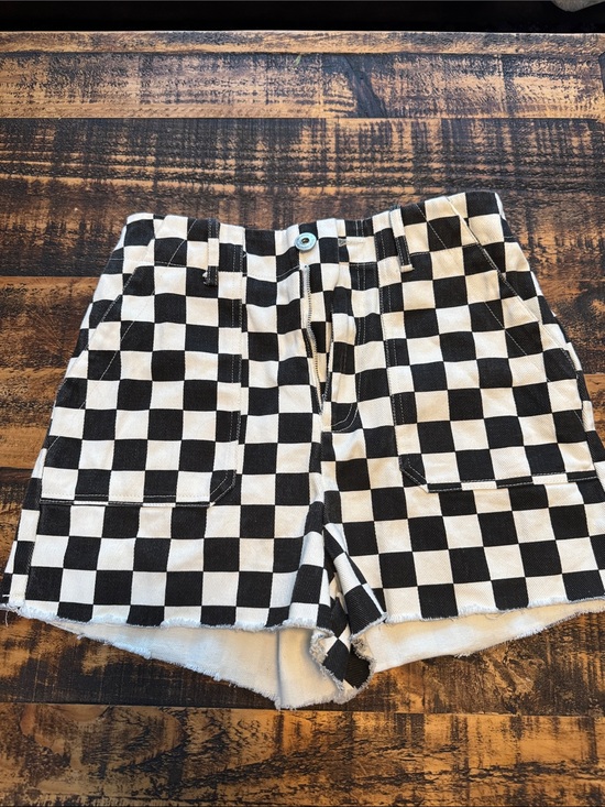 Urban Daizy Pants - High-Waist Checkerboard Shorts - Black & White